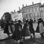 Curé en goguette, place St Etienne